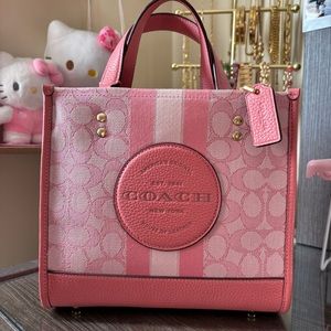 Coach Dempsey Tote 22 Taffy/Pink